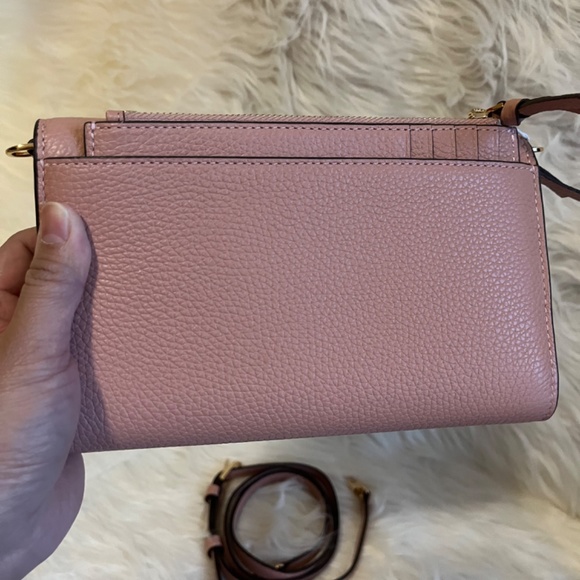 Tory Burch Crossbody comes with an insert - Picture 5 of 8